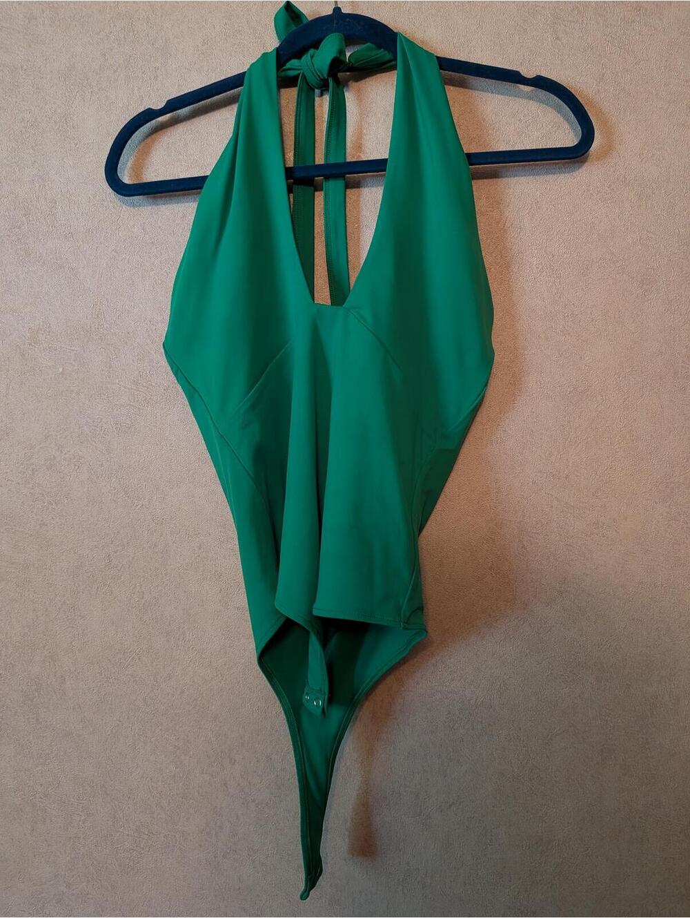 REORIA kelly green halterneck bodysuit sz M